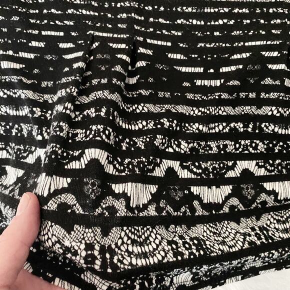 Ann Taylor Stretch Blouse Delicate Lace Print Peplum top - Fluted Bottom SZ S - Picture 7 of 10
